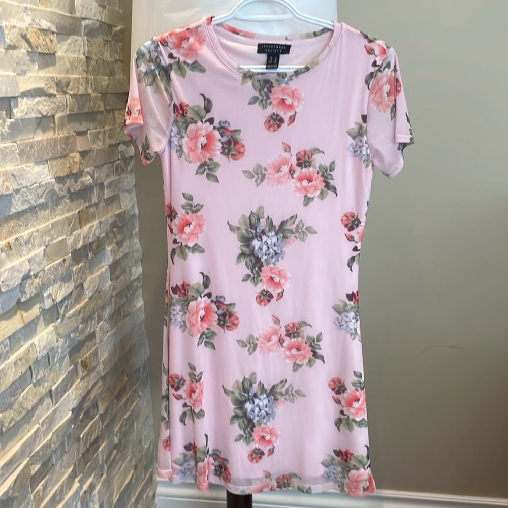 5/$25 Pink floral dress